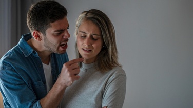 5 fases de um relacionamento abusivo