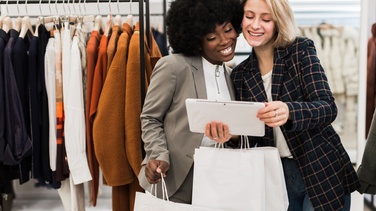 10 Frases e 10 Slogans para Comércio de Roupas Femininas